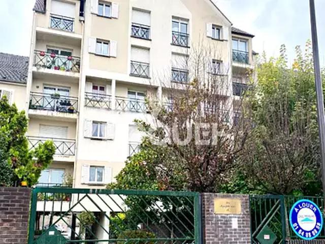 Melun 77000 Location parking au dernier étage