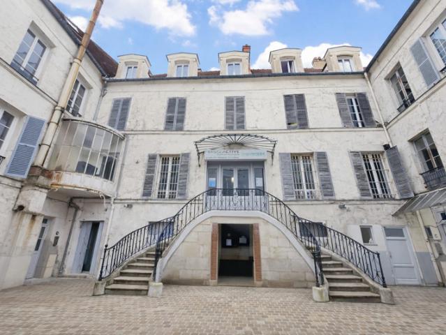 MELUN Appartement de caractère au sein d'une copropriété i