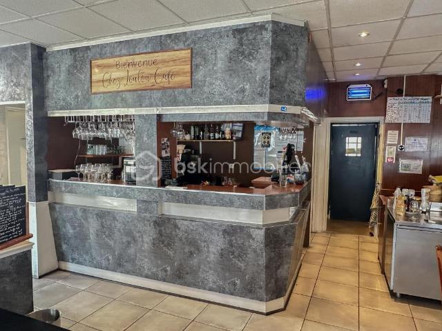 MELUN CENTRE – Restaurant clé en main – Emplacement Premium – 70 couverts – Établissement entièrement équipé Salle climatisée – 145 900 € FAI