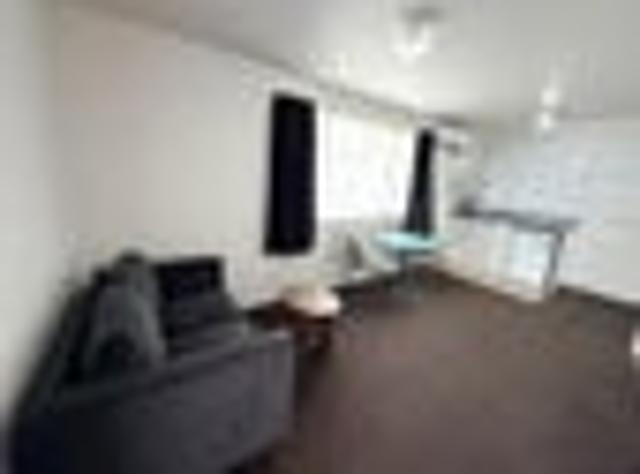 Melville, 1 bedroom, $300 pw