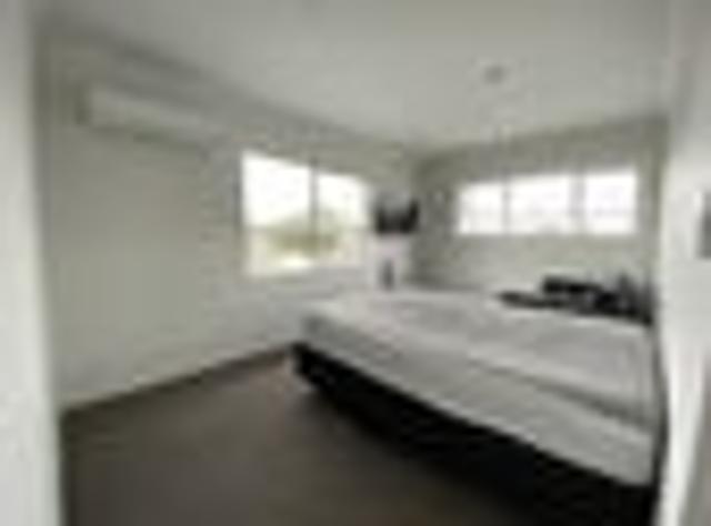 Melville, 1 bedroom, $300 pw