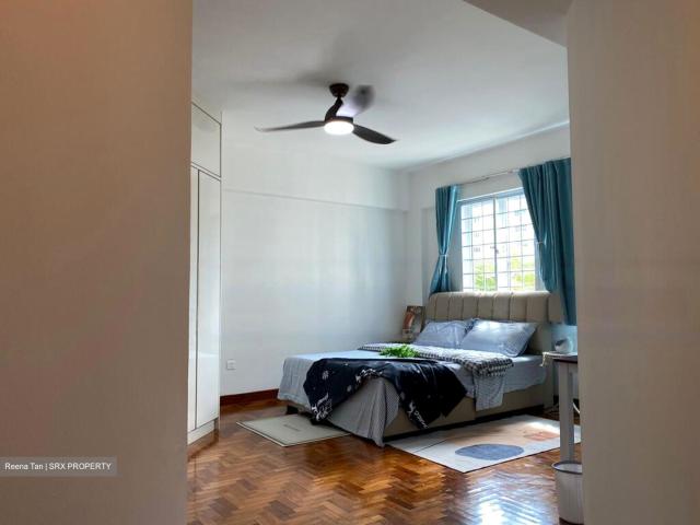 Melville Park D18, Condominium
