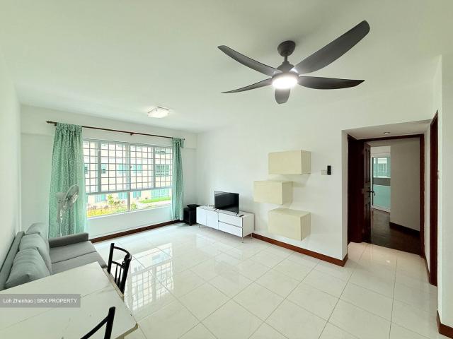 Melville Park D18, Condominium