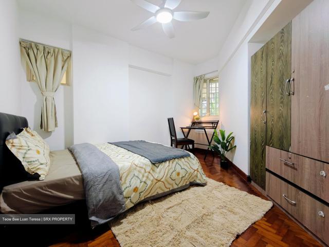 Melville Park D18, Condominium