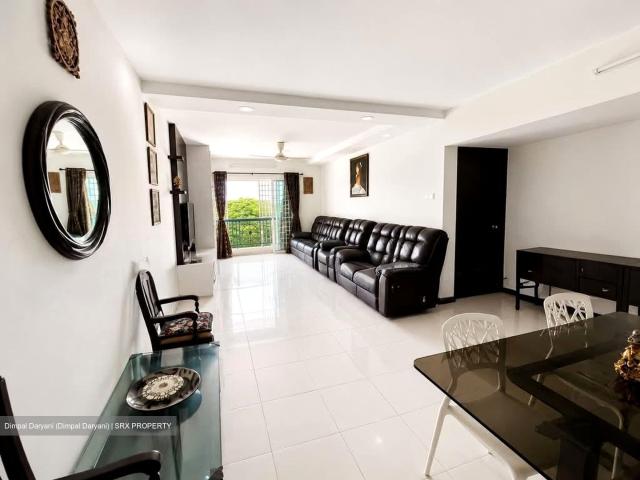 Melville Park D18, Condominium
