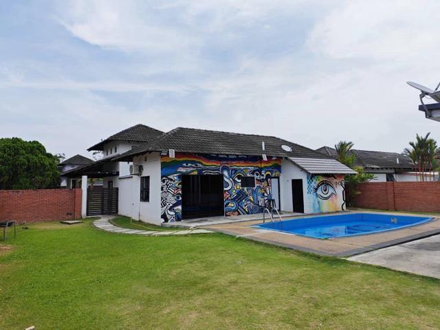 Melaka A Famosa Resort GATED 1Sty Bungalow Good Condition BNB INVEST
