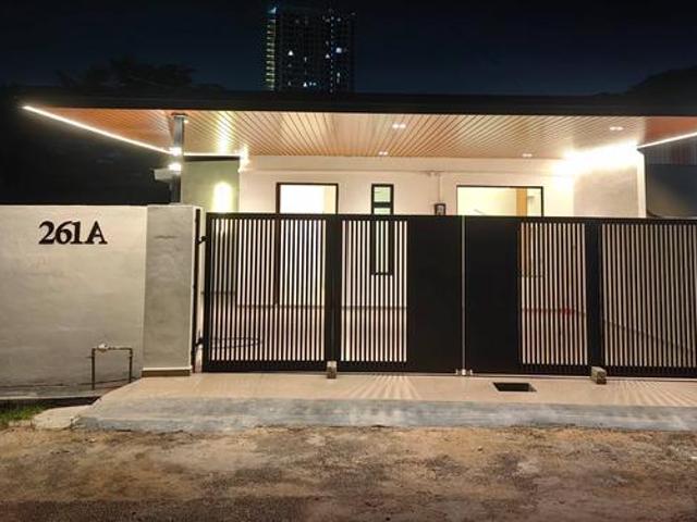 Melaka Tengah Kampung Lapan Single Storey Endlot Fully Renovated