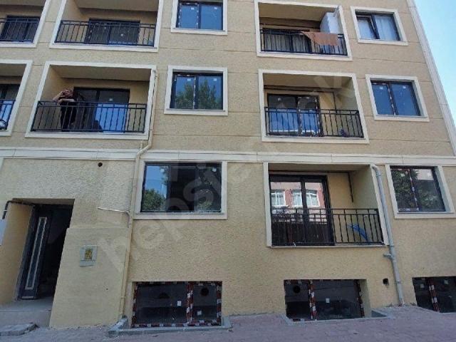 Melekhatun ilkokulu Satılık sıfır daireler 2+1 3 katBalkounlu