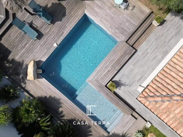 MELLIFERA Jolie villa récente avec piscine et sauna / Sainte L