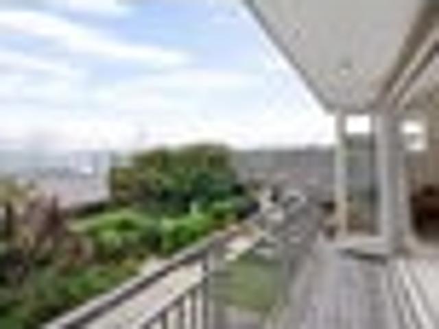 Mellons Bay, 5 bedrooms, $1250 pw