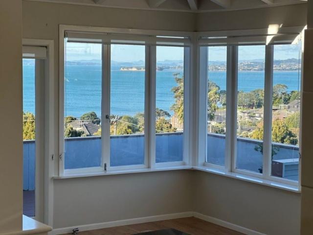Mellons Bay, 5 bedrooms