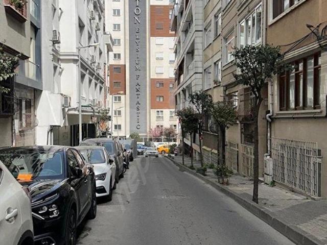 MELODİ EMLAK ŞİŞLİ DUATEPE MAH. EVRANOZADE SOK DÜZ GİRİŞ DÜKKAN 45M GİRİŞ ASMA KAT VE GİRİŞ ALTI