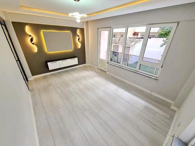 melodi'den Akçay Merkez'de Bahçeden Eve Gireceğiniz Denize 200mt Ayrı Mutfaklı 2+1 Daire