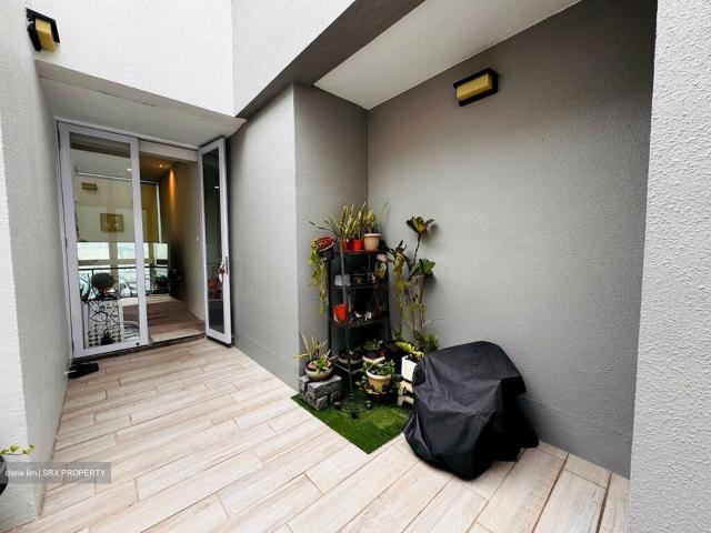 Melrose Park D10, Condominium
