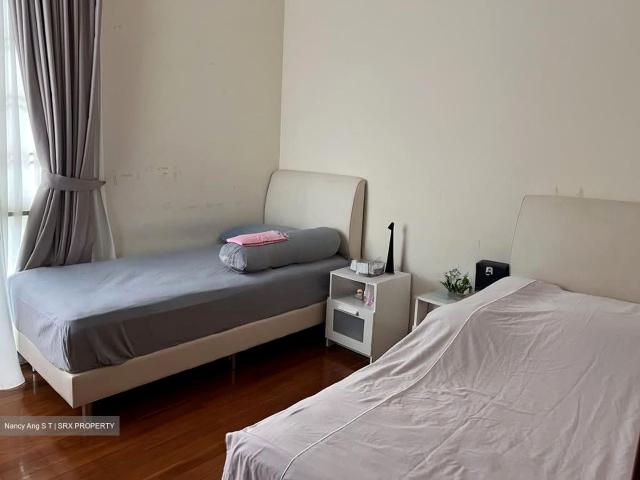 Melrose Park D10, Condominium