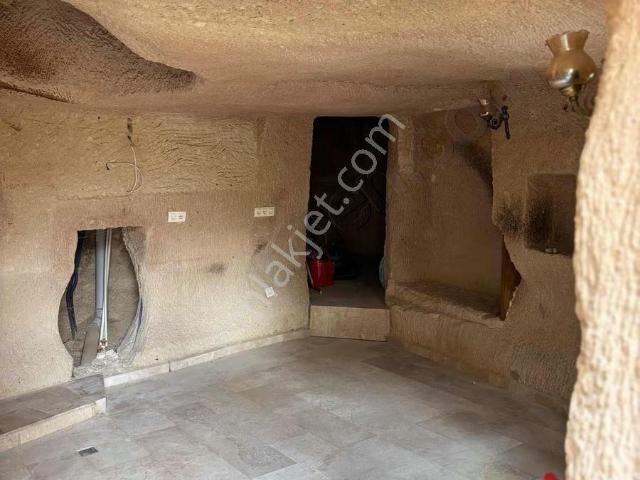 Mert Emlaktan Nevşehir Ortahisarda Satılık Kargir Ev Ve Arsası