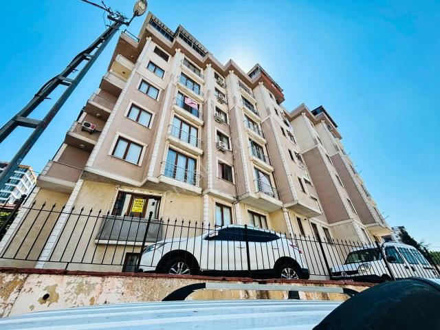 Mertcan Dan Yakacık Meydana Yürüme Kredi Limitsiz 2+1 Fısat Satılık