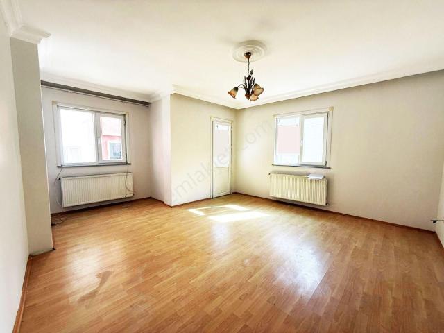 Mertcan'dan Güzelyalı Mah. 2 Balkonlu Geniş 3+1 Kiralık Daire