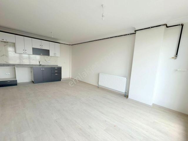 Mertcan'dan Havuzlu Güvenlikli Sitede Ara Kat 2+1 Daire