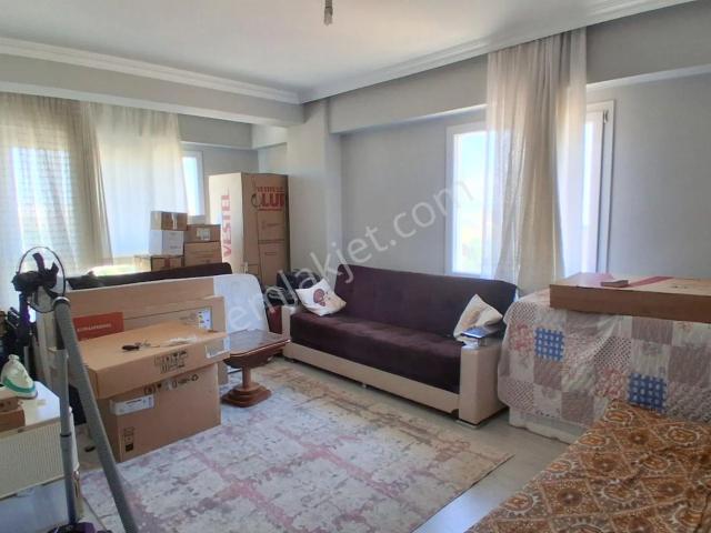 Mertcan'dan Tandoğan Cad. 4dk Balkonlu Ara Kat 2+1 Daire