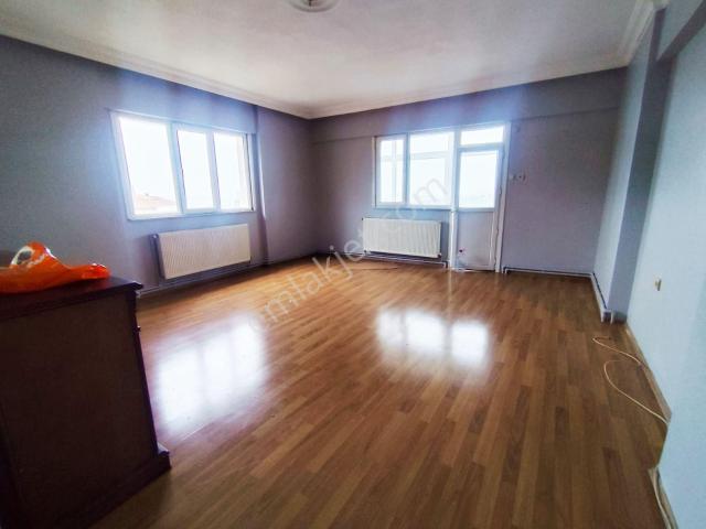 Mertcan'dan Uğurmumcu Mah. Kapalı Balkonlu 3+1 Kiralık Daire