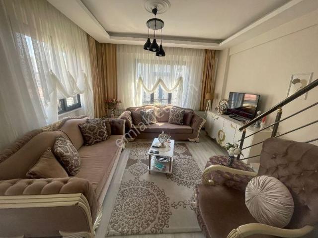 Mertcan'dan Yakacık Yeni Mah. İskanl 3+2 Teraslı Dubleks Daire