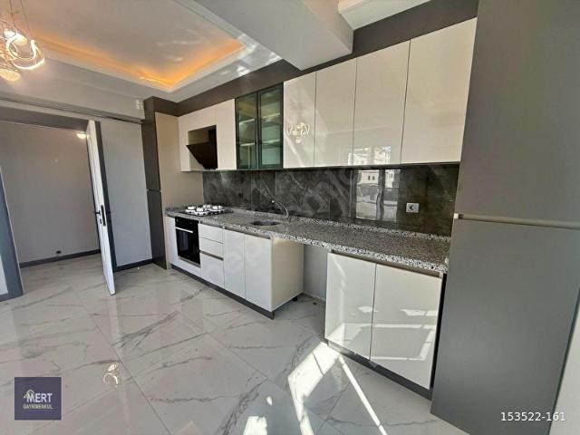 MERT'DEN F.ÇAKMAK'DA BULVAR CEPHE 130m 1.KAT FULL+FUL 3+1 DAİRE