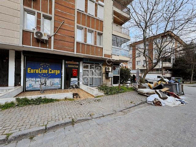 Merter Tekstil Ve Ticaret Merkezine Çok Yakın 30 M2 Köşe Dükkan