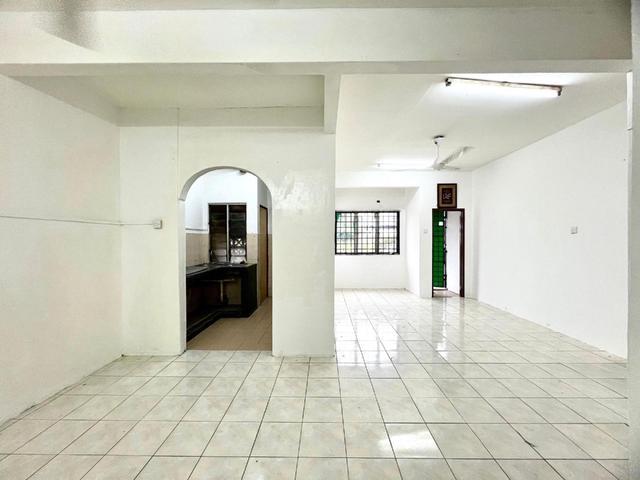 Meru Court Apartment GROUND FLOOR STRATA Ready