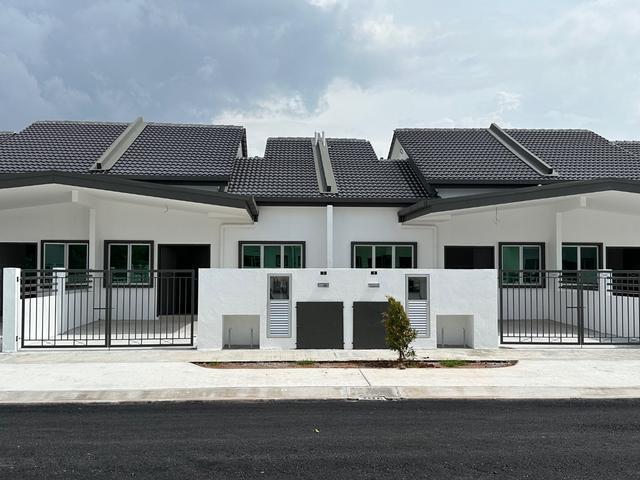 Meru Jalan Kopi Rumah Baru Teres Setingkat macam SemiD Lebar 25x72