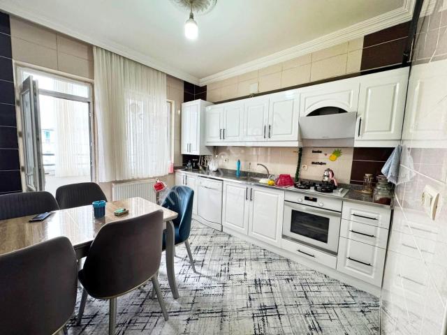 Merveşehir'de Ara Kat Daire İçi Kiler Masrafsız 3+1 Daire