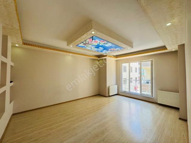 Mer pa Emlak'tan İstayson Mah'de Okullar Bölgesinde Kiralık 2+1 Arakat Daire