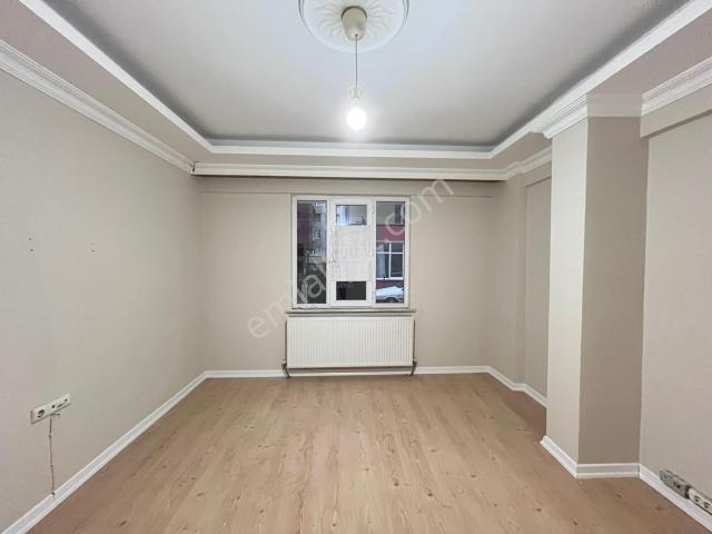 Mer pa Emlak'tan Yıldırım Beyzıt Mah'de Servisler Güzergahın'da Kiralık 1+1 Kombili Hazır Daire