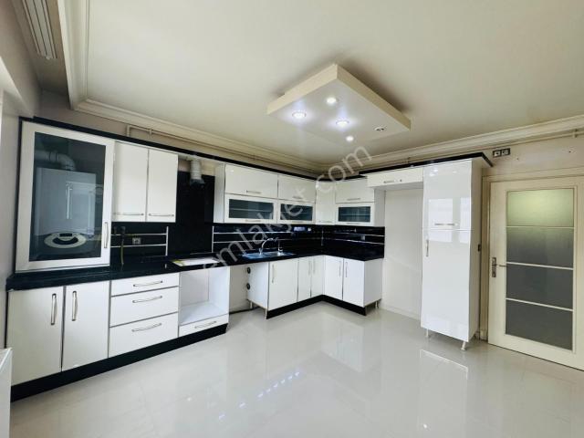 Mer pa İnş.* Fevzi Paşa Mah'de/ Kombili/ 145m²/ 3+1/öncephe. Daire