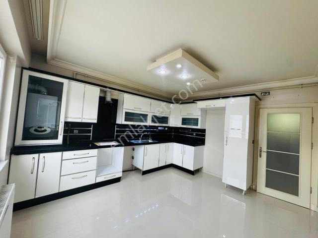 Mer pa İnş.* Fevzi Paşa Mah'de/ Kombili/ 145m²/ 3+1/öncephe. Daire