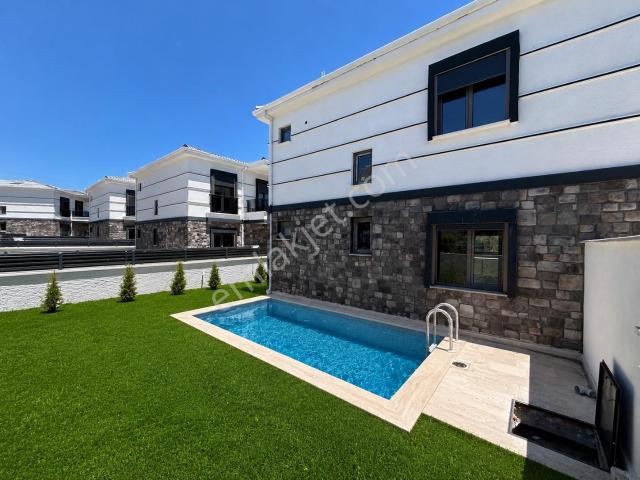 ▀▄mera Emlaktan Kadıköy Mh. Müstakil Havuzlu 3+1 Lüks İkiz Villa