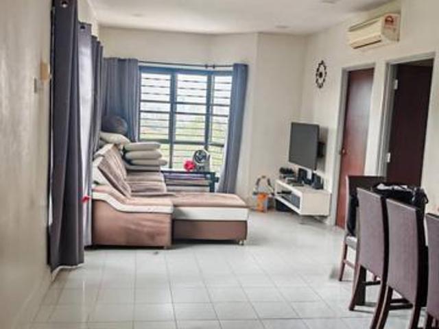 Merak Apartment Nice Fully Furnished Bandar Kinrara for Sale