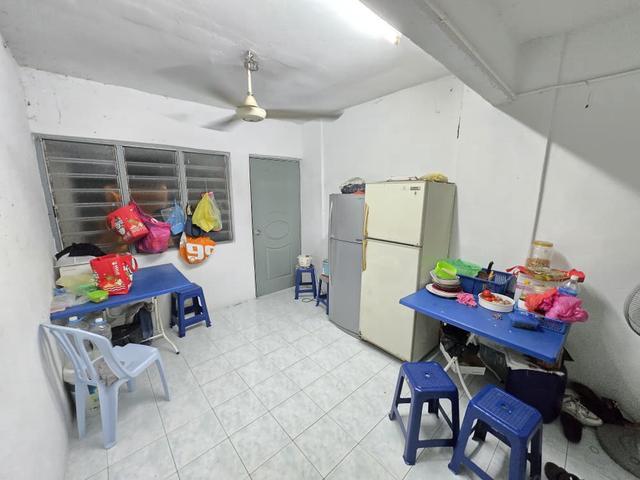 Merak Jaya Flat Block E Fully Renovated High Rental Invest Windy Unit