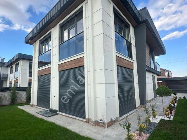 Meram Harmancıkta Satlık 7+2 Triplex Ultra Lüx