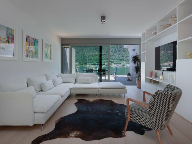 MERAVIGLIOSO 3.5 CON TERRAZZA VISTA LAGO A RIVA SAN VITALE