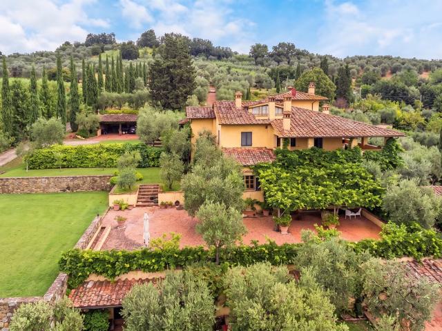 Meravigliosa Villa con vigneto vicino Firenze 1000m² Poggio a Caiano
