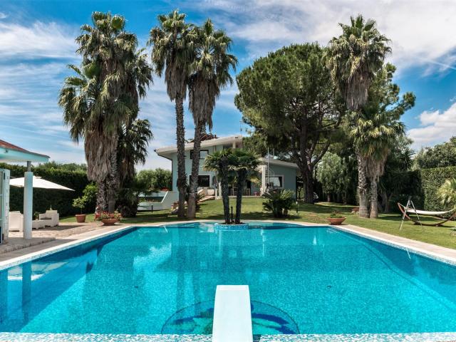 Meravigliosa villa di charme con piscina 400m² Grottaglie