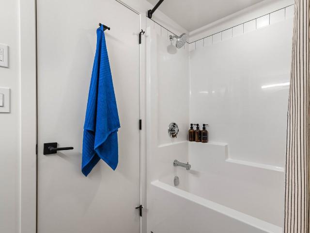 Mercury Block 3 Bedroom Apartment for Rent at 12322 102 Ave Nw, Edmonton, AB T5N 3P7 Oliver