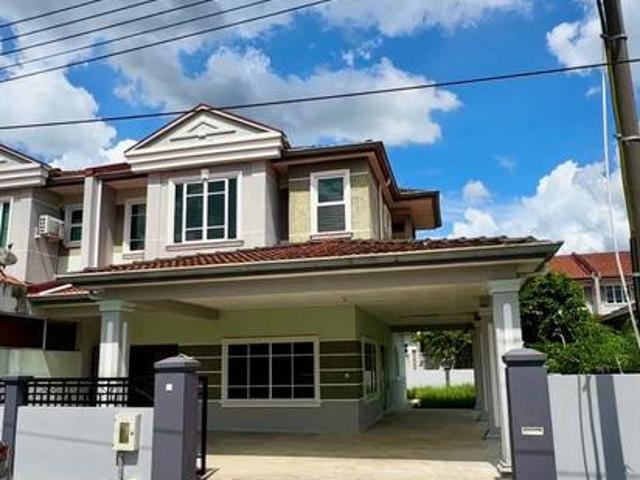 Merdang Gayam Double Storey Corner House For Sale at Samarahan