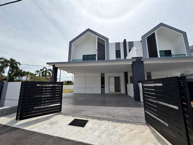 Merdeka Promo Corner Unit 55x75 Sepang KOTA WARISAN