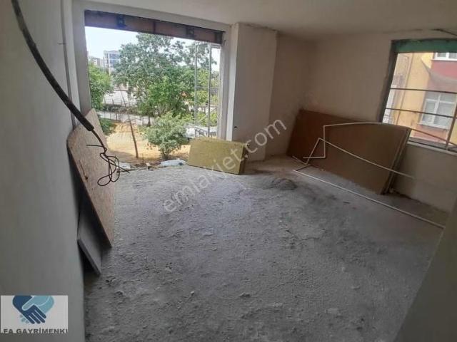 Merdivenköy Yolu Üzeri 2+1 Sıfır Daire Krediye Uygun