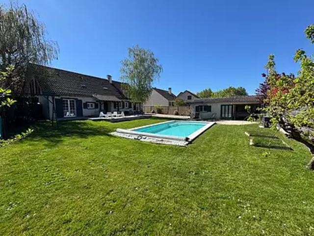 Méré 78490 Achat / Vente maison 7 pièces t7 au dernier étage piscine