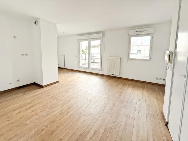 Merignac 33700 A vendre Appartement 1 pièce s 27 m2 dernier étage avec terrasse et parking sous sol