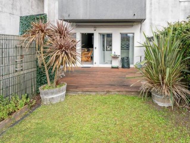 MERIGNAC Limite BORDEAUX: Appt comme une maison 3 ch, jardin
