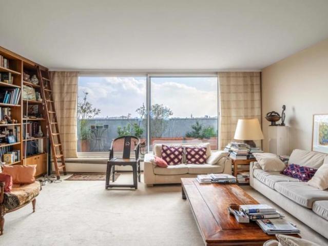 MÉRIDIEN Duplex familial dernier étage avec vue sur tout Paris